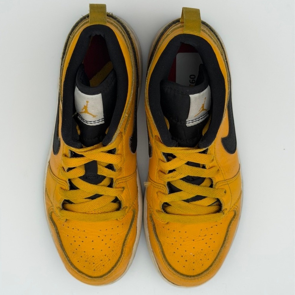 Jordan 1 Mid University Gold 640734-700 2.5Y - Picture 7 of 14
